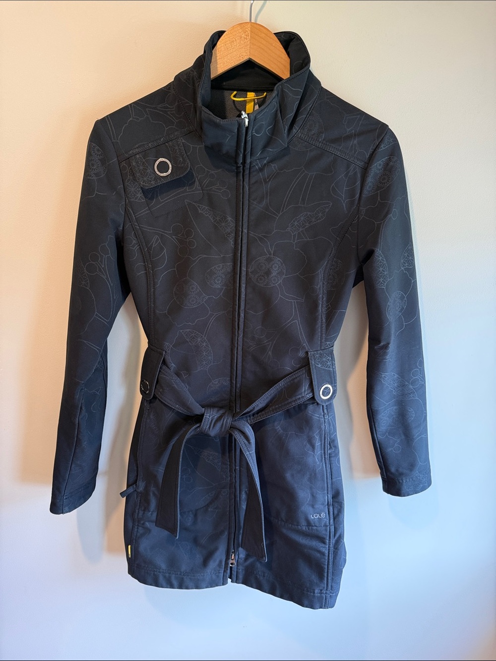Lole Black with Embossed Gray Florals Short Belted Zip up Trench Coat Medium